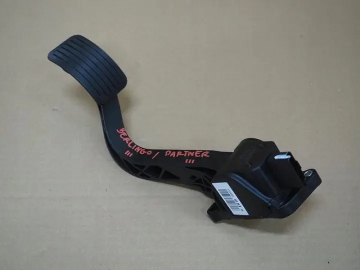 Potenciómetro pedal gas Citroen Berlingo III Peugeot Partner III 9671416780 image 2