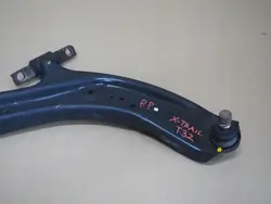 Nissan X-Trail T32 - Brazo de suspensión delantero derecho OEM